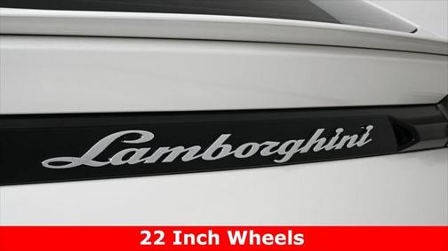 2022 Lamborghini Urus Pearl Capsule