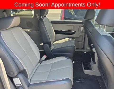 Silky Silver 2018 Kia Sedona SX