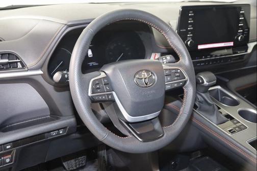 2024 Toyota Sienna XSE 7 Passenger