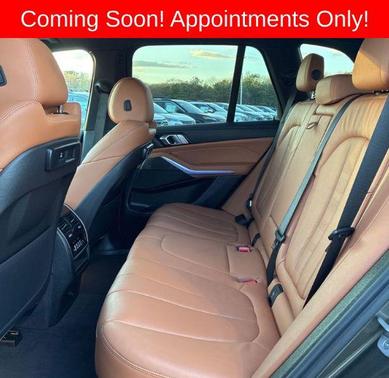 Manhattan Green Metallic 2022 BMW X5 xDrive40i