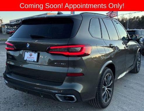 Manhattan Green Metallic 2022 BMW X5 xDrive40i