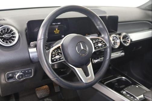 Polar White 2023 Mercedes-Benz GLB 250 4MATIC