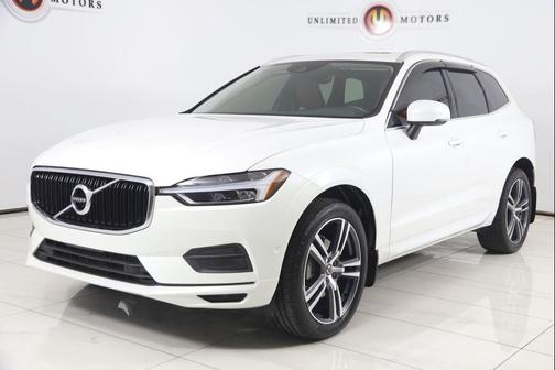 Crystal White Pearl 2019 Volvo XC60 T5 Momentum
