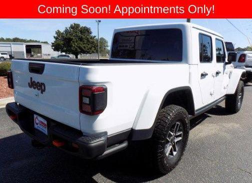 Bright White Clearcoat 2024 Jeep Gladiator Mojave X
