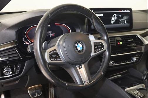 Carbon Black Metallic 2022 BMW 530 i xDrive