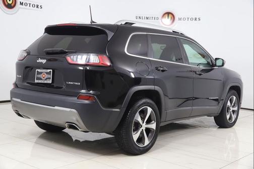 Diamond Black Crystal Pearlcoat 2019 Jeep Cherokee Limited