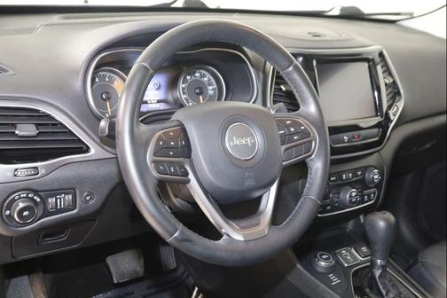 Diamond Black Crystal Pearlcoat 2019 Jeep Cherokee Limited