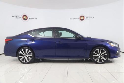 2021 Nissan Altima SR FWD