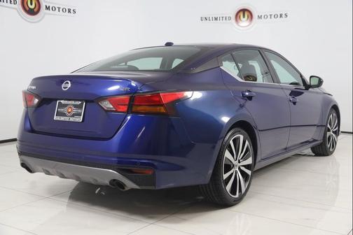 2021 Nissan Altima SR FWD