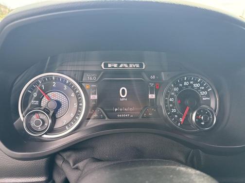 Granite Crystal Metallic Clearcoat 2020 RAM 1500 Big Horn/Lone Star