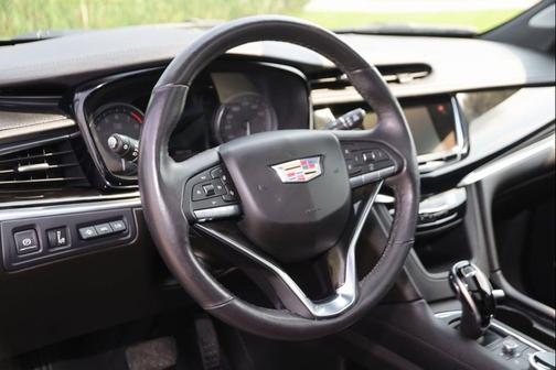 2022 Cadillac XT6 Premium Luxury AWD