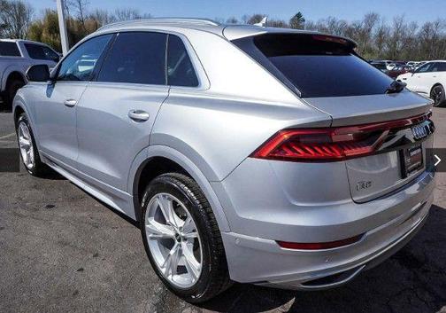 Florett Silver Metallic 2022 Audi Q8 55 Premium Plus