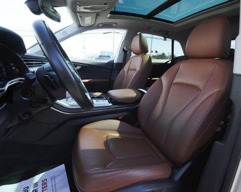 Florett Silver Metallic 2022 Audi Q8 55 Premium Plus
