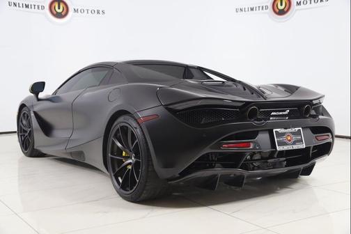 2022 McLaren 720S Performance