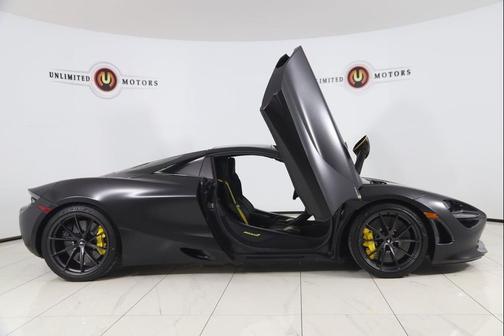 2022 McLaren 720S Performance