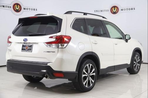 Crystal White Pearl 2021 Subaru Forester Limited