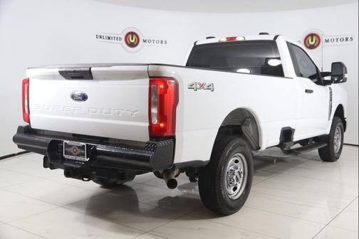 Oxford White 2024 Ford F-250 XL