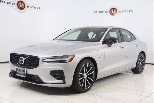 Silver Dawn Metallic 2023 Volvo S60 Recharge Plug-In Hybrid T8 Plus Dark Theme