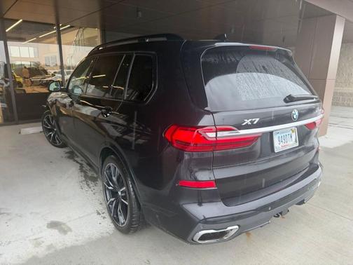 Black Sapphire Metallic 2019 BMW X7 xDrive50i