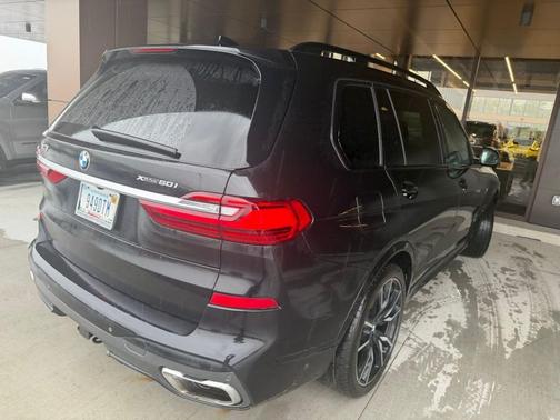 Black Sapphire Metallic 2019 BMW X7 xDrive50i