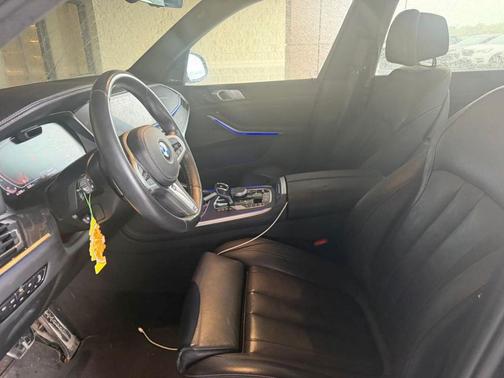 Black Sapphire Metallic 2019 BMW X7 xDrive50i