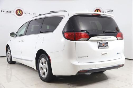 Bright White Clearcoat 2018 Chrysler Pacifica Hybrid Touring L