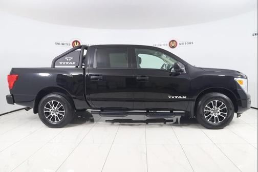 2023 Nissan Titan SV