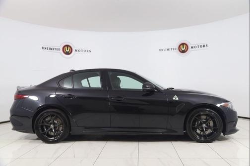 Vulcano Black Metallic 2018 Alfa Romeo Giulia Quadrifoglio