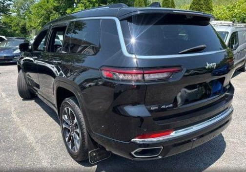 Diamond Black Crystal Pearlcoat 2021 Jeep Grand Cherokee L Overland
