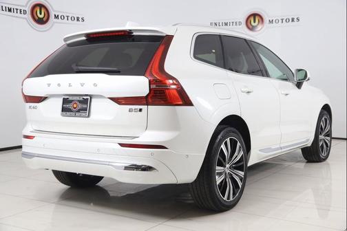 2023 Volvo XC60 B5 Plus Bright Theme