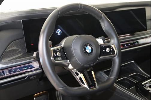 2024 BMW 740 i