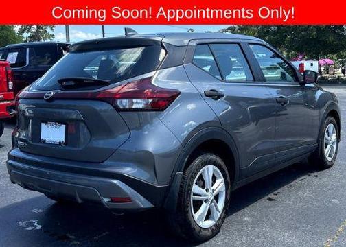 Gun Metallic 2024 Nissan Kicks S