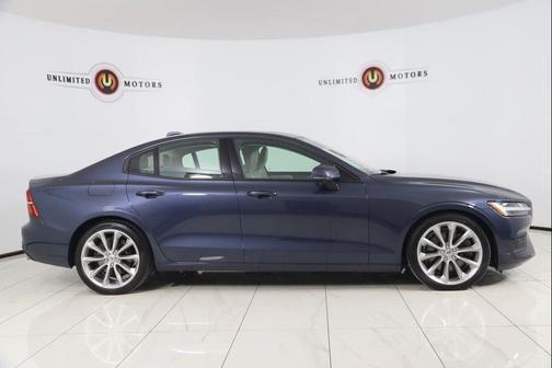 2020 Volvo S60 T6 Momentum