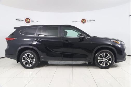 2023 Toyota Highlander Hybrid XLE