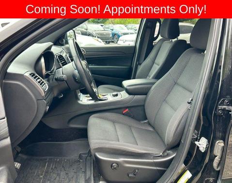 Diamond Black Crystal Pearlcoat 2019 Jeep Grand Cherokee Upland