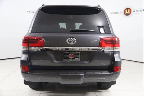 2018 Toyota Land Cruiser Base