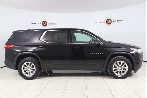 Mosaic Black Metallic 2021 Chevrolet Traverse LS