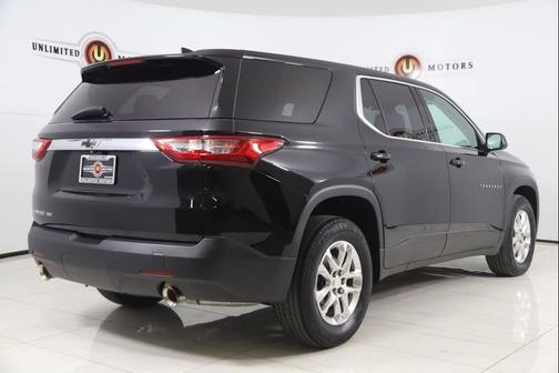 Mosaic Black Metallic 2021 Chevrolet Traverse LS