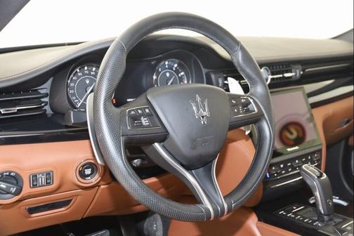 2023 Maserati Quattroporte Modena Q4