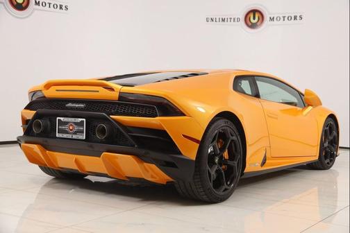 2022 Lamborghini Huracan EVO Coupe RWD