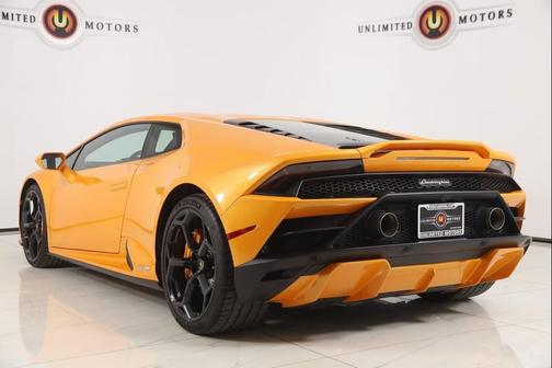 2022 Lamborghini Huracan EVO Coupe RWD