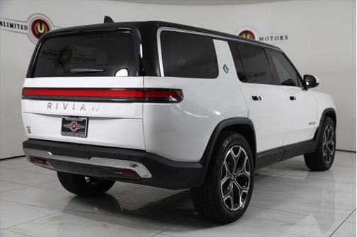 2023 Rivian R1S Adventure