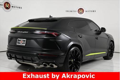 2022 Lamborghini Urus Graphite Capsule