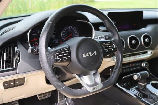 2023 Kia Stinger GT-Line