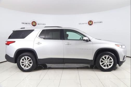 Silver Ice Metallic 2018 Chevrolet Traverse LT Cloth