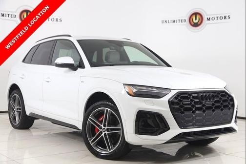 Glacier White Metallic 2024 Audi Q5 e 55 S line Prestige