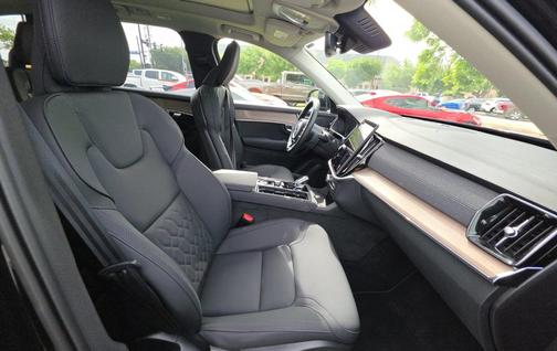 Onyx Black Metallic 2025 Volvo XC90 B6 Plus 7-Seater