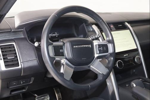 2023 Land Rover Discovery P360 Metropolitan Edition