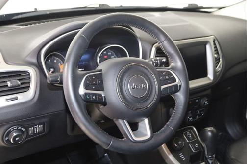 Granite Crystal Metallic Clearcoat 2018 Jeep Compass Latitude