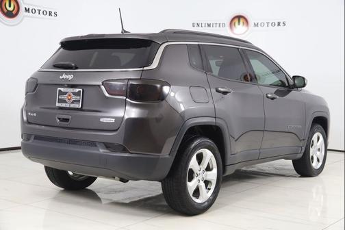 Granite Crystal Metallic Clearcoat 2018 Jeep Compass Latitude